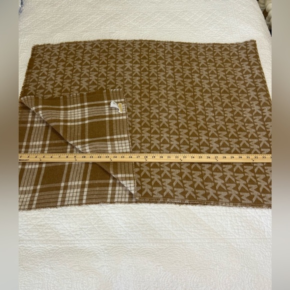 Michael Kors Blanket Scarf - Picture 5 of 5